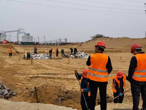 陜煤建設(shè)路橋分公司小保當(dāng)項目地磅房工程順利開工