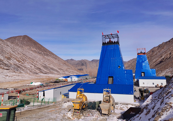 【五一項目建設(shè)專題十三】陜煤建設(shè)礦建三公司：喜迎五一，天山項目建設(shè)大干正酣！