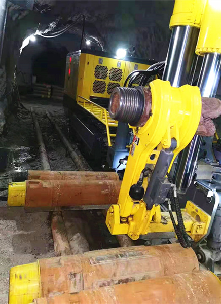 陜煤建設(shè)礦建三公司鏡鐵山項目新設(shè)備顯神威