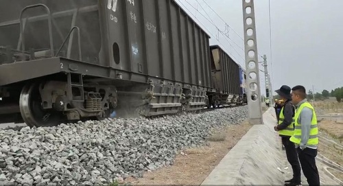 陜煤建設(shè)路橋分公司靖神鐵路液化廠標段道砟補砟任務圓滿完成